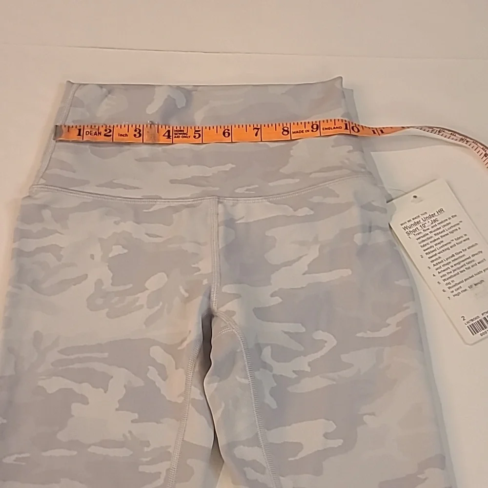 #131 NWT Lululemon White Camo Bike Shorts B1405
